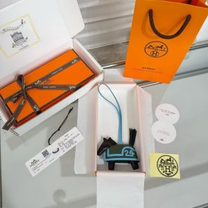 Alternative view of Hermes Rodeo Robeo 24 PM Charm Horse Milo Lambskin Noir - Vert Mangrove - Céleste H087349CAAB