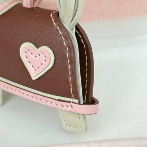 Hermes Rodeo Robeo Coeur PM Charm Horse Milo Lambskin Craie - Rose Sakura - Terre H086714CAAH - Image 4