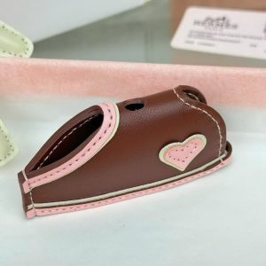Hermes Rodeo Robeo Coeur PM Charm Horse Milo Lambskin Craie - Rose Sakura - Terre H086714CAAH - Image 3