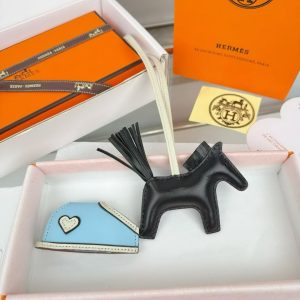 Hermes Rodeo Robeo Coeur PM Charm Horse Milo Lambskin Noir - Craie - Céleste H086714CAAG - Image 3
