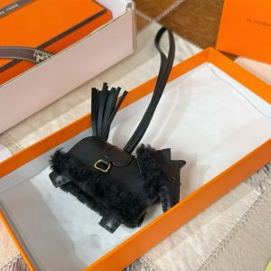 Hermes Rodeo Robeo Plush PM Charm Horse Milo Lambskin with Merinos Wool Noir H087387CCAA - Image 7