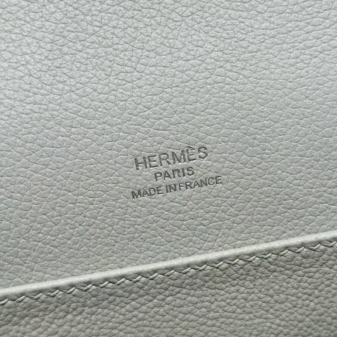 Hermes Roulis Mini 18 Bag Handmade In Evercolor Calfskin Leather Silver Hardware 8L Beton - Image 17