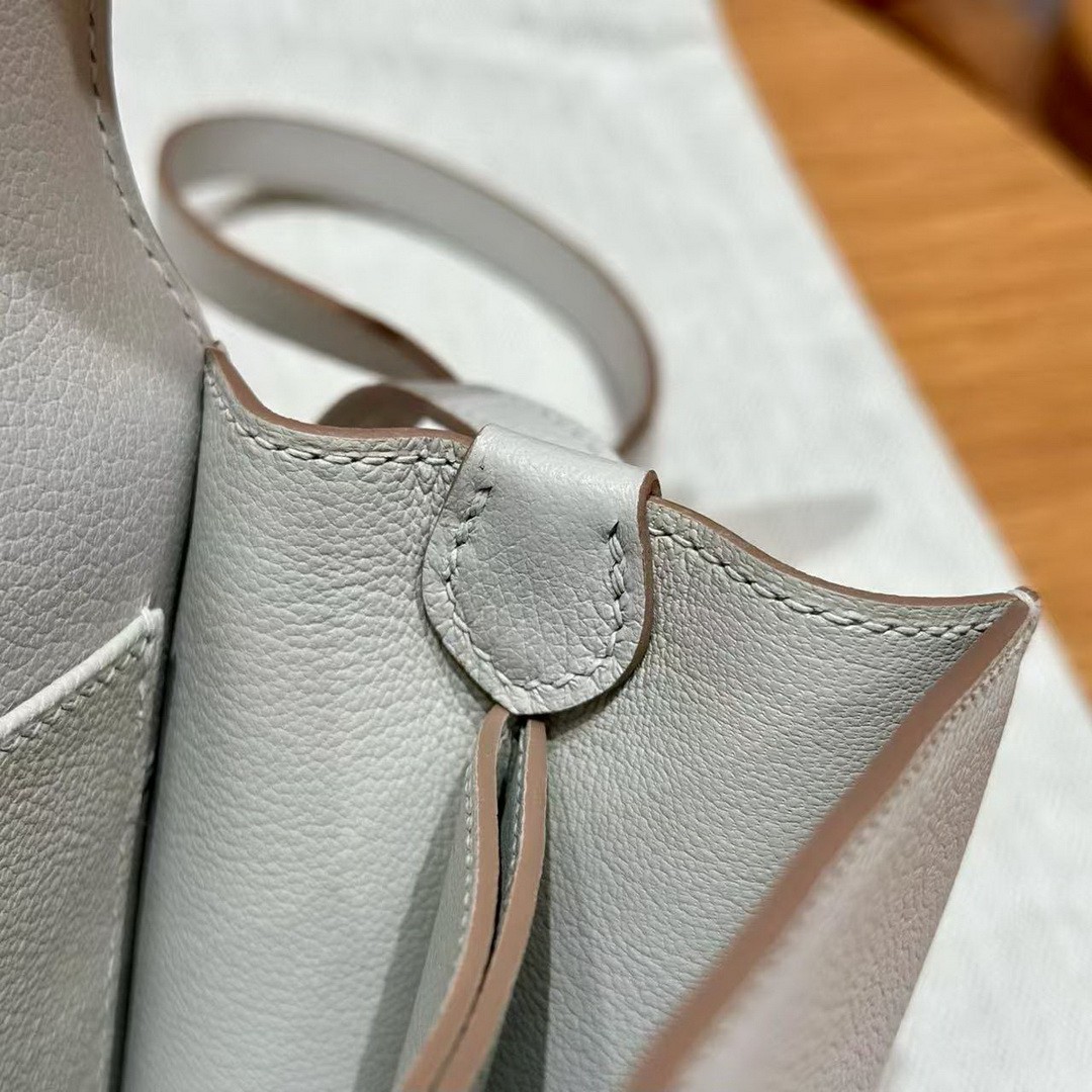 Hermes Roulis Mini 18 Bag Handmade In Evercolor Calfskin Leather Silver Hardware 8L Beton - Image 6