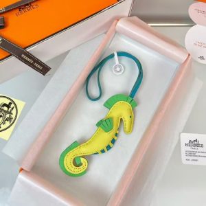 Alternative view of Hermes Seahorse Charm Milo Lambskin Lime Vert Comics Bleu Aztèque H084738CAAA