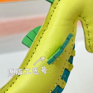 Hermes Seahorse Charm Milo Lambskin Lime Vert Comics Bleu Aztèque H084738CAAA - Image 4