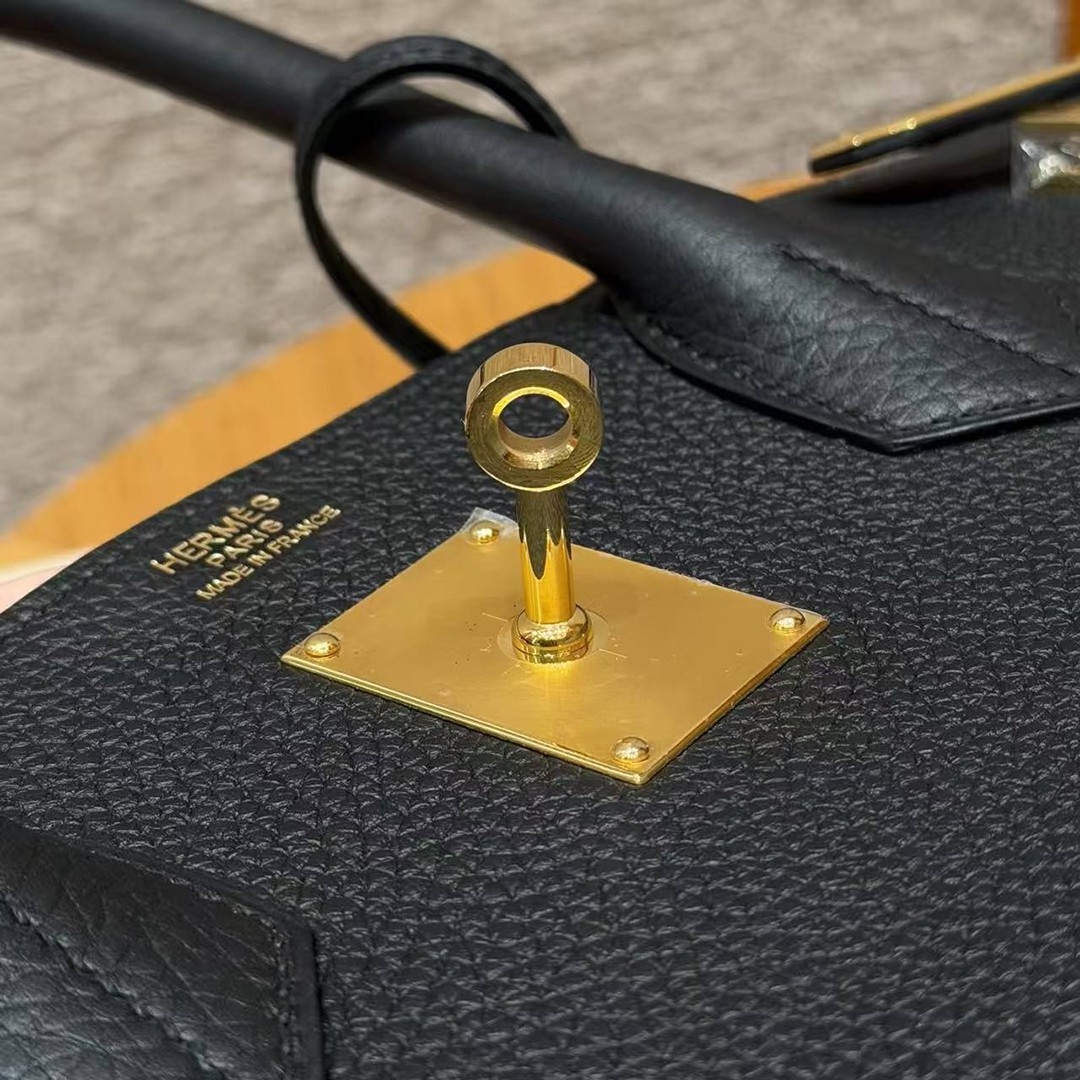 Hermes JPG Shoulder Birkin 42 Bag Handmade In Clemence Calfskin Leather Gold Hardware 89 Noir - Image 8