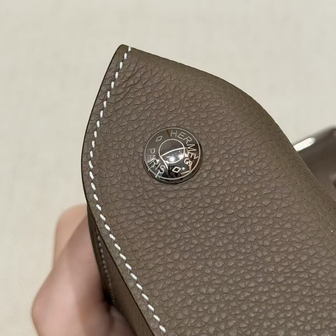 Hermes Videpoches Bag Handmade In Togo Calfskin Leather Silver Hardware 18 Etoupe H087987CK18 - Image 12