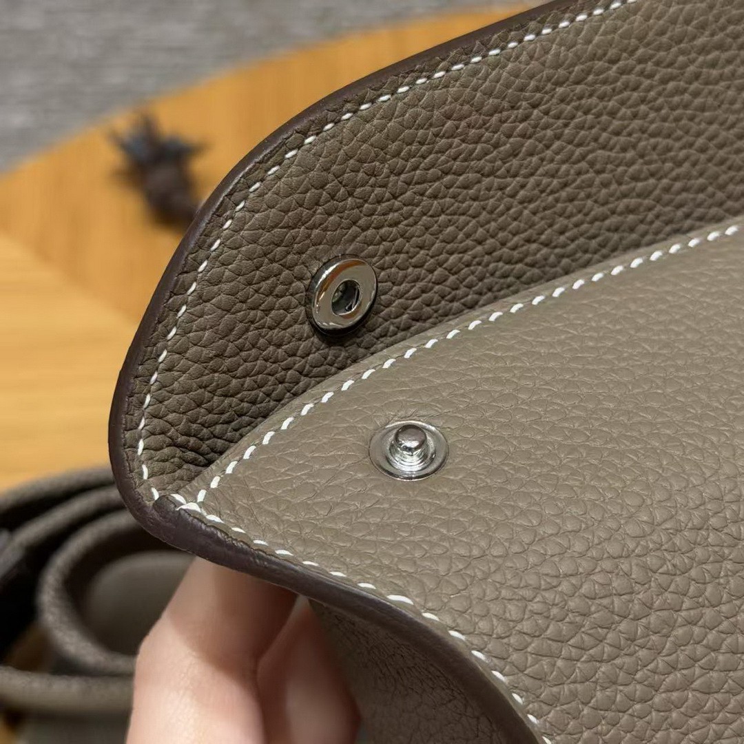 Hermes Videpoches Bag Handmade In Togo Calfskin Leather Silver Hardware 18 Etoupe H087987CK18 - Image 10