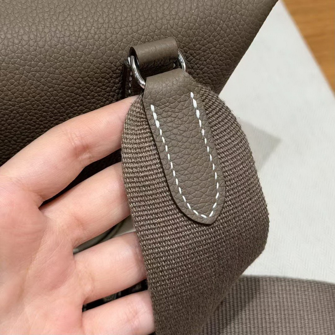 Hermes Videpoches Bag Handmade In Togo Calfskin Leather Silver Hardware 18 Etoupe H087987CK18 - Image 7