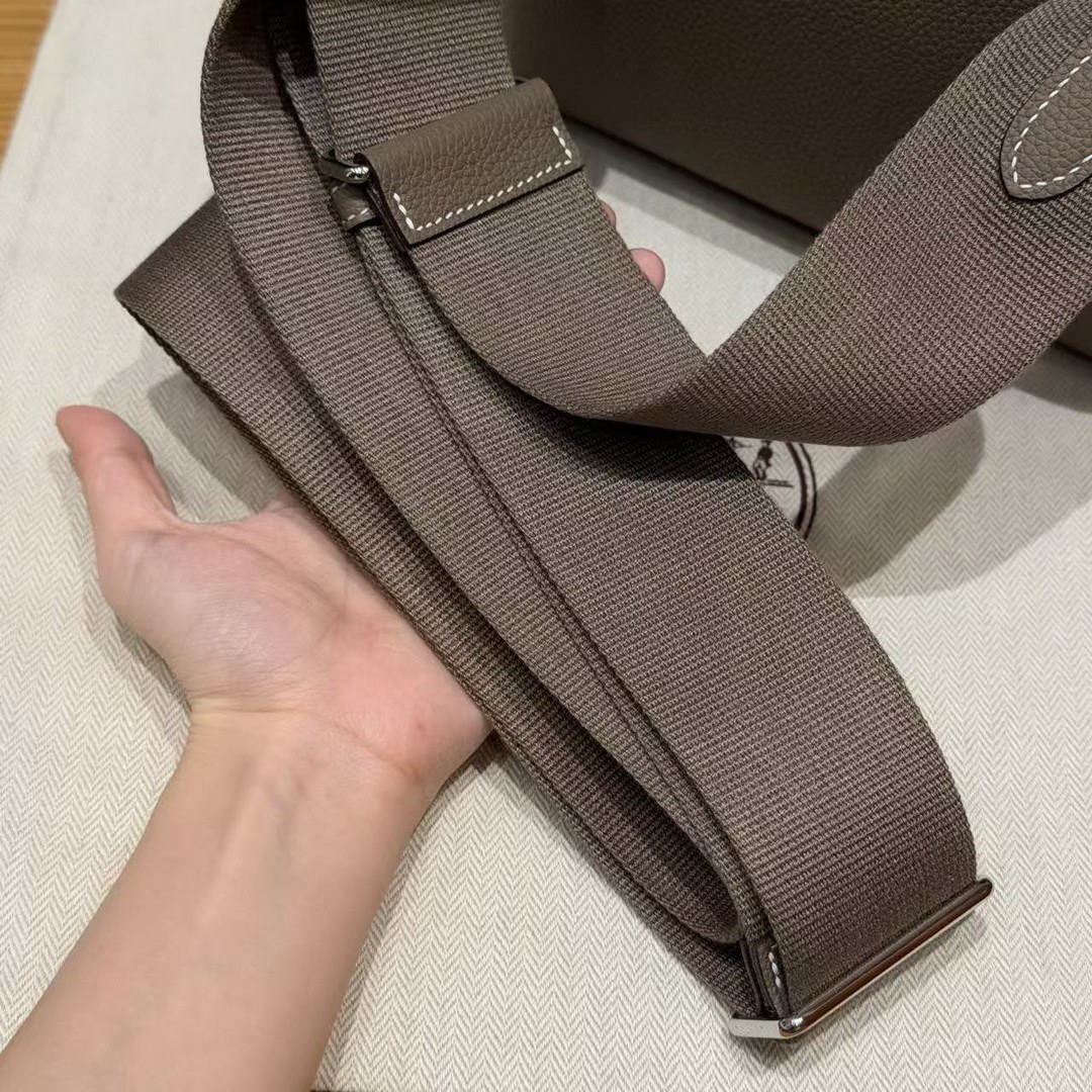 Hermes Videpoches Bag Handmade In Togo Calfskin Leather Silver Hardware 18 Etoupe H087987CK18 - Image 5