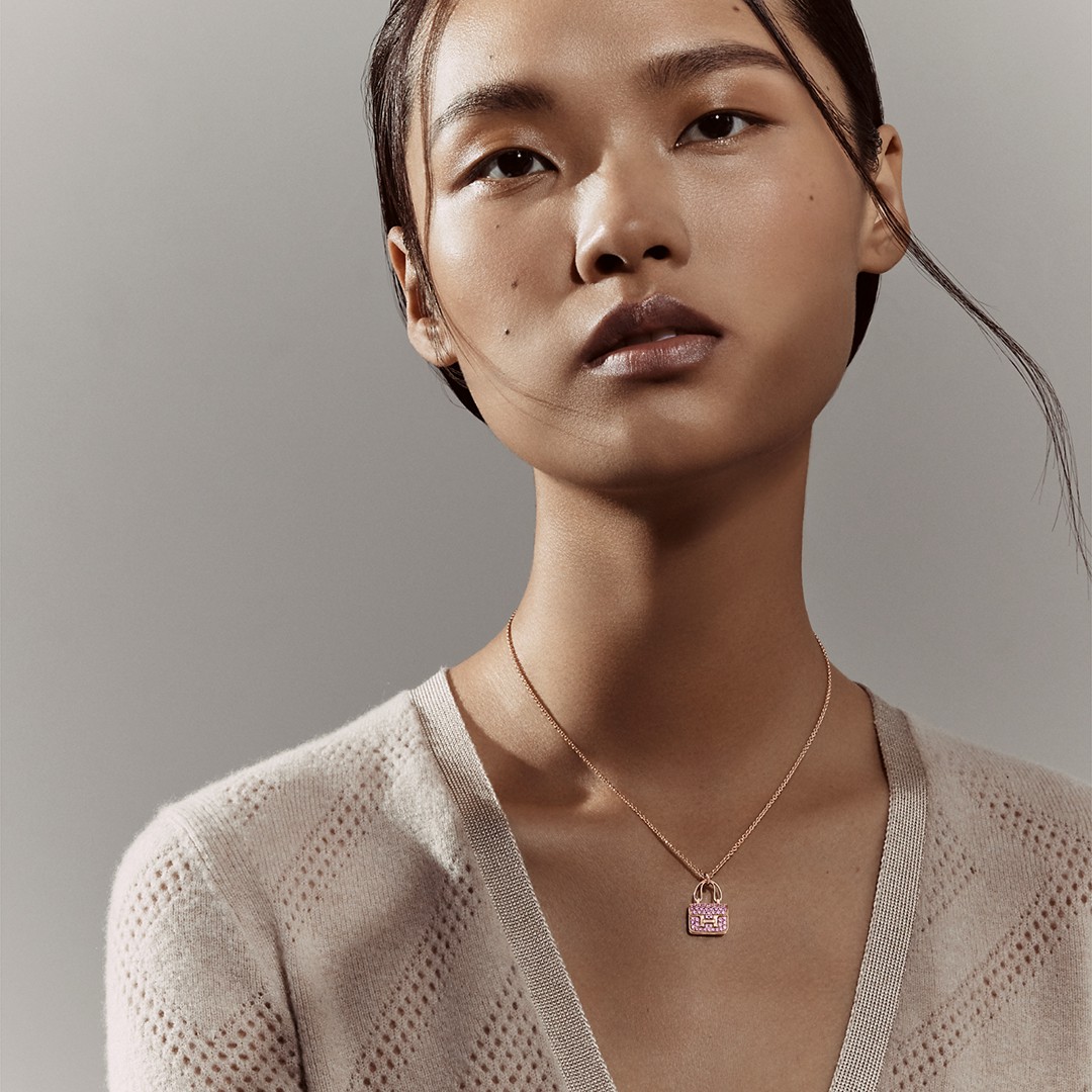 Hermes Amulettes Constance Pendant Necklace Rose Gold With Diamonds H121303B 00 - Image 3