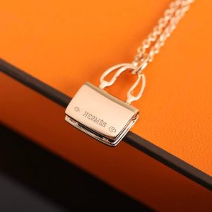 Hermes Amulettes Constance Pendant Necklace Rose Gold With Diamonds H121312B 00 - Image 6