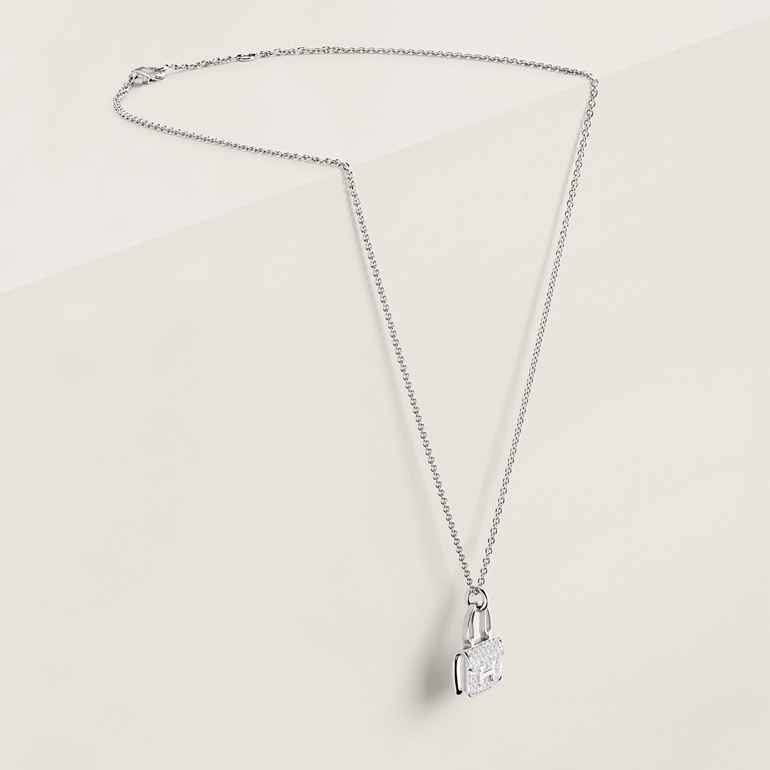 Hermes Amulettes Constance Pendant Necklace White Gold With Diamonds H121316B 00