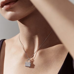 Hermes Amulettes Constance Pendant Necklace White Gold With Diamonds H121316B 00 - Image 3