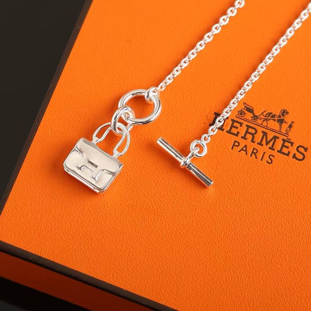 Hermes Amulettes Constance Pendant Necklace in Sterling Silver H121324B 00 - Image 5