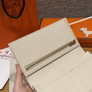 Hermes Bearn Wallet With Gusset Handmade In Epsom Calfskin Leather and Matte Alligator Crocodile Gold Hardware 10 Craie - Image 9