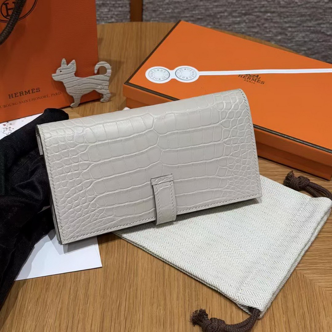 Hermes Bearn Wallet With Gusset Handmade In Alligator Leather Silver Hardware 8L Beton - Image 2