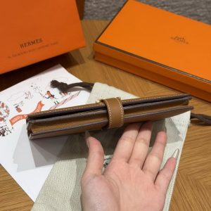 Hermes Bearn Wallet With Gusset Handmade In Epsom Calfskin Leather Gold Hardware 37 Gold - Image 17