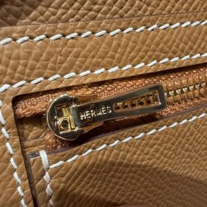 Hermes Bearn Wallet With Gusset Handmade In Epsom Calfskin Leather Gold Hardware 37 Gold - Image 4
