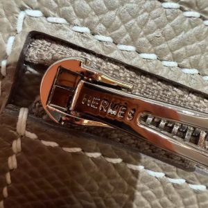 Hermes Bearn Wallet With Gusset Handmade In Epsom Calfskin Leather Silver Hardware ck18 Etoupe - Image 8