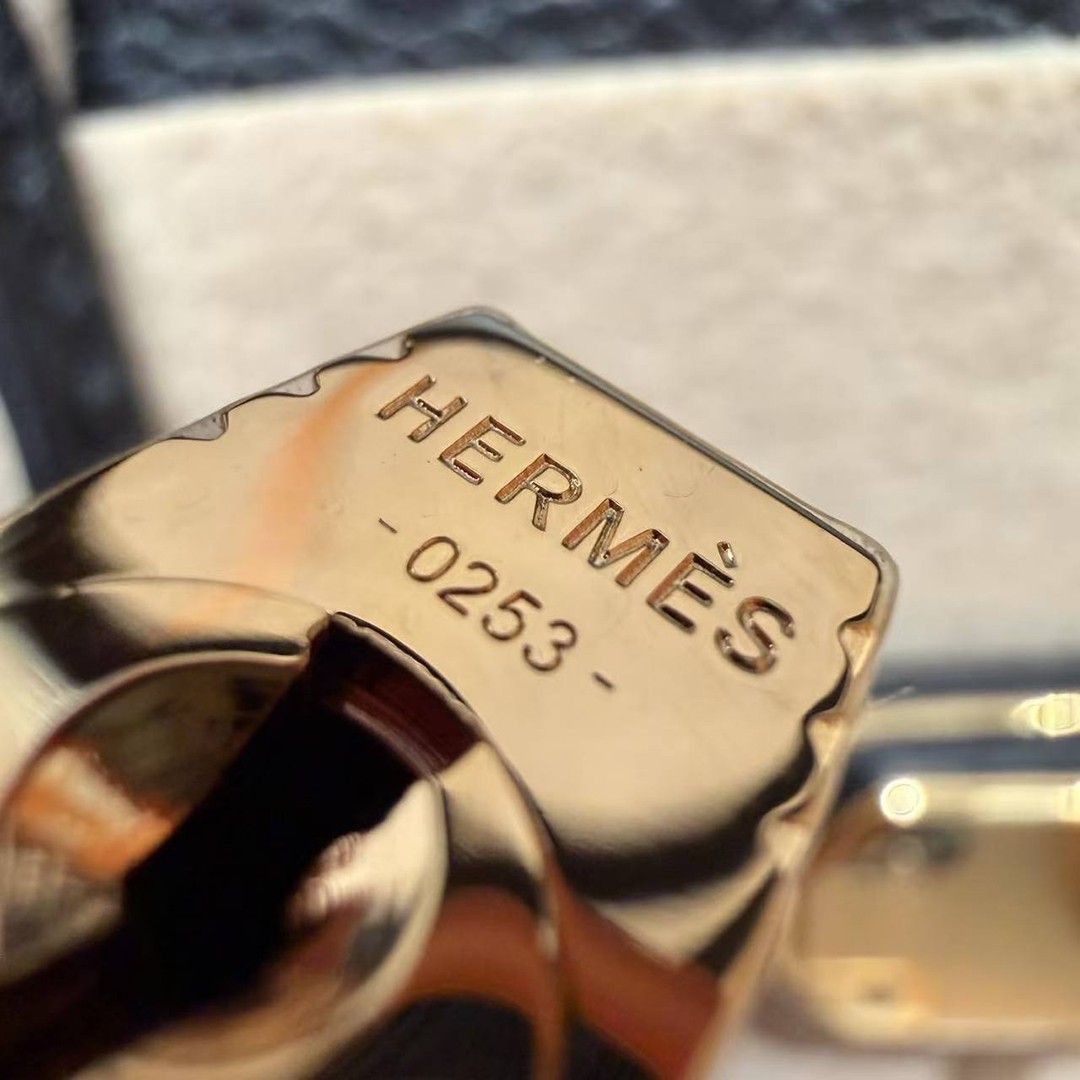 Hermes Birkin 35 Bag Handmade In Togo Calfskin Leather Gold Hardware 89 Noir - Image 7