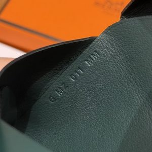 Hermes Calvi Duo Compact Card Holder Handmade In Box Calfskin Leather Silver Hardware 67 Vert Fonce - Image 7