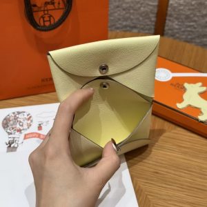 Hermes Calvi Duo Compact Card Holder Handmade In Swift And Chèvre Calfskin Leather Silver Hardware i8 Jaune Milto - Image 3