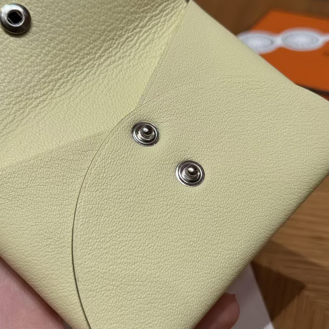 Hermes Calvi Duo Compact Card Holder Handmade In Swift And Chèvre Calfskin Leather Silver Hardware i8 Jaune Milto - Image 4