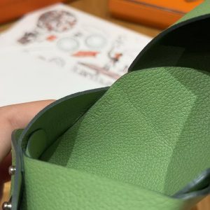 Hermes Calvi Duo Compact Card Holder Handmade In Evercolor Calfskin Leather Silver Hardware 3l Vert Criquent - Image 3