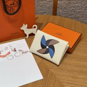 Hermes Calvi Duo Compact Card Holder Handmade In Swift And Chèvre Calfskin Leather Silver Hardware I2 Nata - Image 8