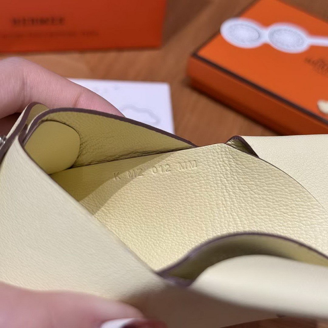 Hermes Calvi Duo Compact Card Holder Handmade In Swift And Chèvre Calfskin Leather Silver Hardware i8 Jaune Milto - Image 11