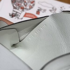 Hermes Calvi Duo Compact Card Holder Handmade In Swift And Chèvre Leather Silver Hardware 0U New White - Image 7