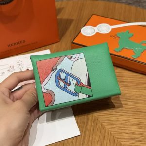 Alternative view of Hermes Calvi Duo Compact Card Holder Handmade In Swift And Chèvre Calfskin Leather Silver Hardware 0T Vert Comics