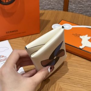 Hermes Calvi Duo Compact Card Holder Handmade In Swift And Chèvre Calfskin Leather Silver Hardware I2 Nata - Image 15