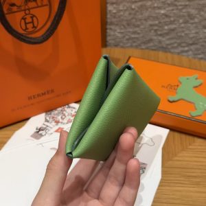 Hermes Calvi Duo Compact Card Holder Handmade In Evercolor Calfskin Leather Silver Hardware 3l Vert Criquent - Image 11