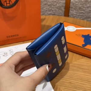 Hermes Calvi Duo Compact Card Holder Handmade In Swift And Chèvre Calfskin Leather Silver Hardware 71 Blue France - Image 15