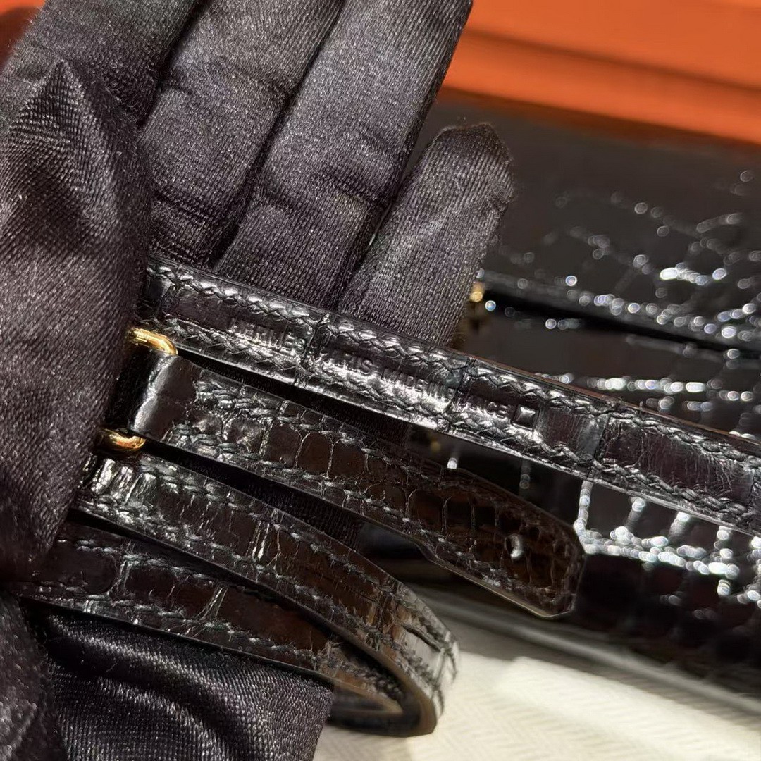 Hermes Constance To Go Wallet Handmade In Bright faced Alligator Leather from Mississippi Enamel Fittings Hardware 89 Nior - Image 3