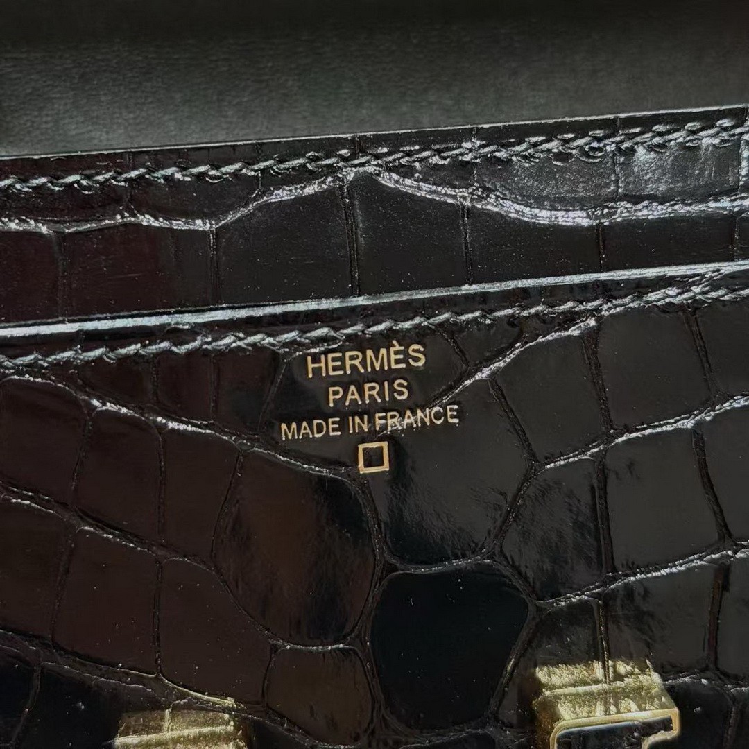 Hermes Constance To Go Wallet Handmade In Bright faced Alligator Leather from Mississippi Enamel Fittings Hardware 89 Nior - Image 12