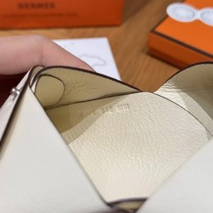 Hermes Calvi Duo Compact Card Holder Handmade In Swift And Chèvre Calfskin Leather I2 Nata - Image 8