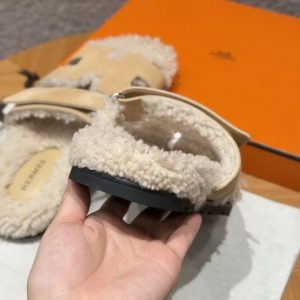 Hermes Chypre Sandal Women Techno-sandal Calfskin With Shearling Lining Cream-coloured Ecru - Image 9