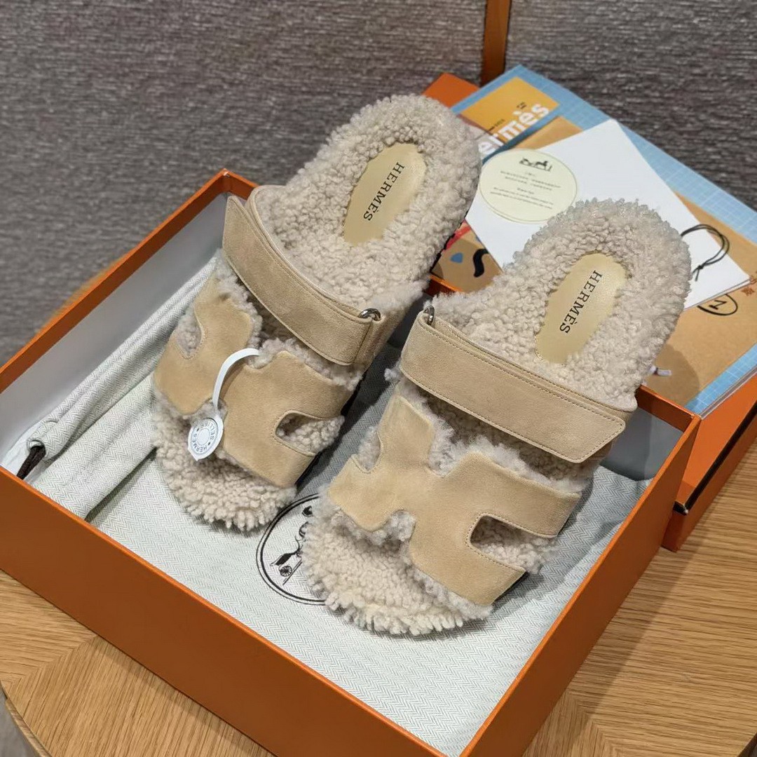 Hermes Chypre Sandal Women Techno-sandal Calfskin With Shearling Lining Cream-coloured Ecru - Image 5