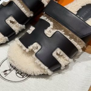 Hermes Chypre Sandal Women Techno-sandal Calfskin With Shearling Lining Noir Ecru - Image 7