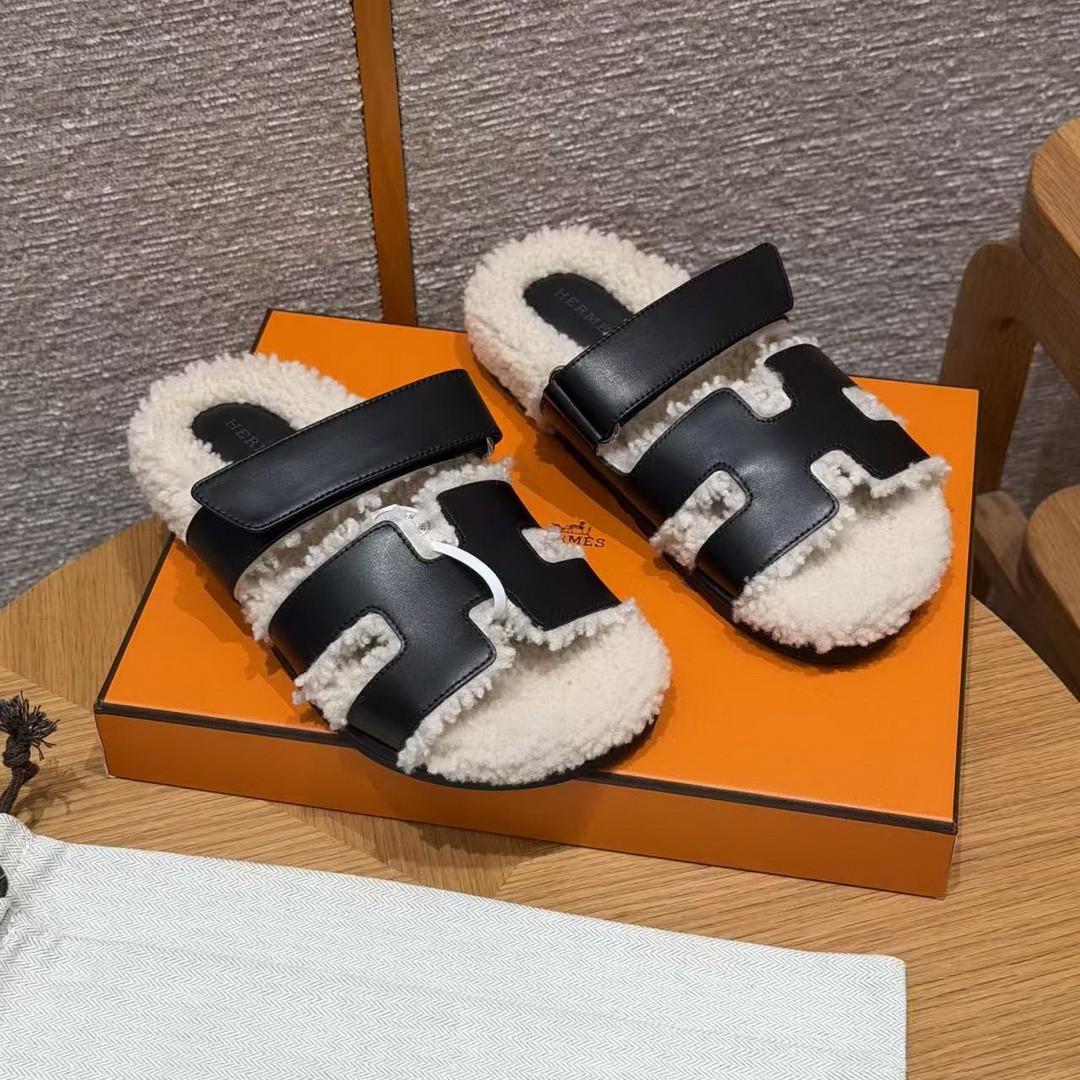 Hermes Chypre Sandal Women Techno-sandal Calfskin With Shearling Lining Noir Ecru - Image 4