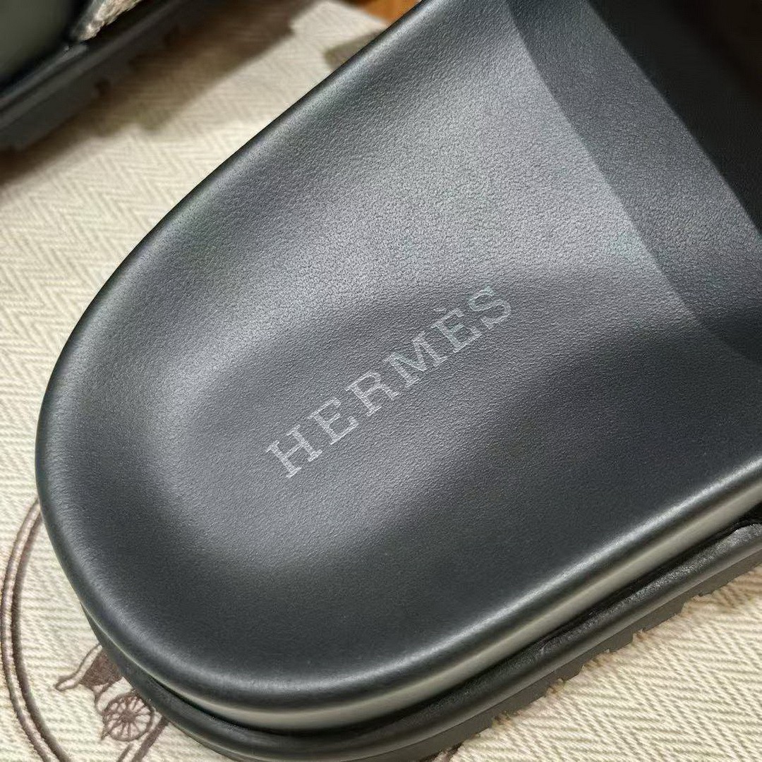 Hermes Chypre Sandal Women Techno-sandal Natura Lizard and Calfskin Ombre Noir H241255Z OM400 - Image 8