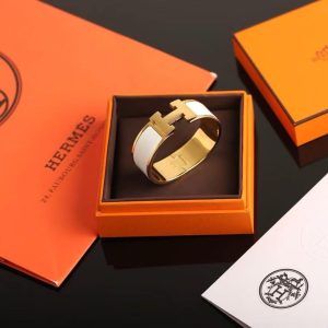 Hermes Clic Clac H Wide Bracelet Plain Enamel Rose Gold Blanc H300001FO31GM - Image 16