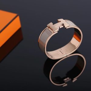 Hermes Clic Clac H Wide Bracelet Plain Enamel Yellow Gold Marron Glacé H300001F 19GM - Image 10