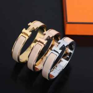 Alternative view of Hermes Clic H Bracelet Plain Enamel Rose Gold Marron Glacé H700001FO19PM