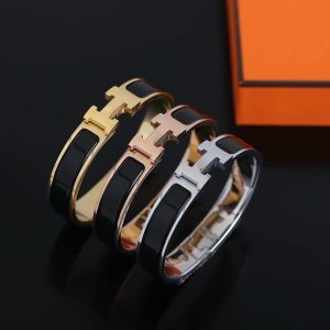 Alternative view of Hermes Clic H Bracelet Plain Enamel Yellow Gold Noir H700001F 01GM