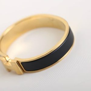 Hermes Clic H Bracelet Plain Enamel Yellow Gold Noir H700001F 01GM - Image 9
