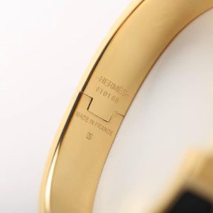 Hermes Clic H Bracelet Plain Enamel Yellow Gold Noir H700001F 01GM - Image 8